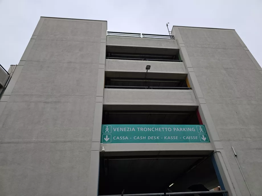 Tronchetto Garajları