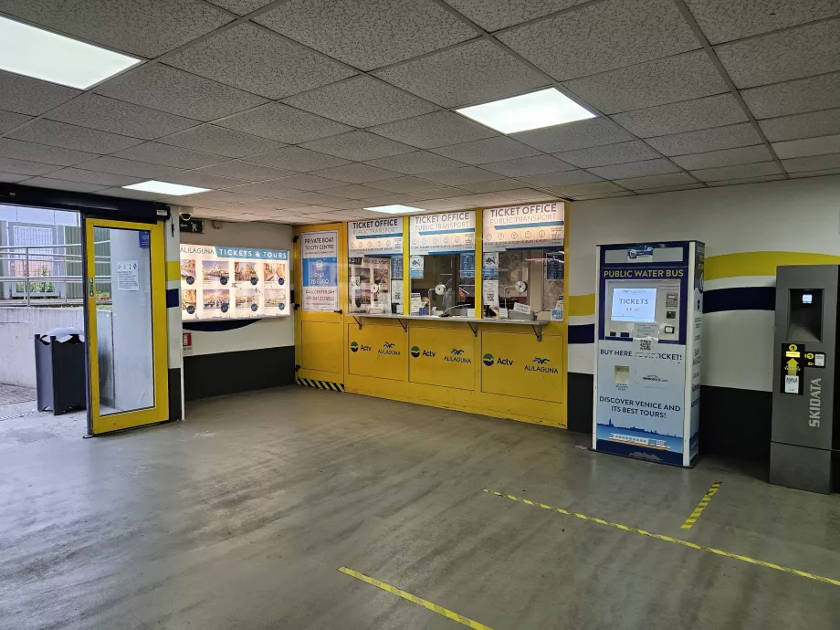Vaporetti bilet satışı, Tronchetto otoparkı