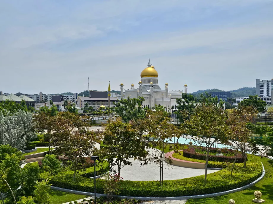 Ömer Ali Saifuddien Camii