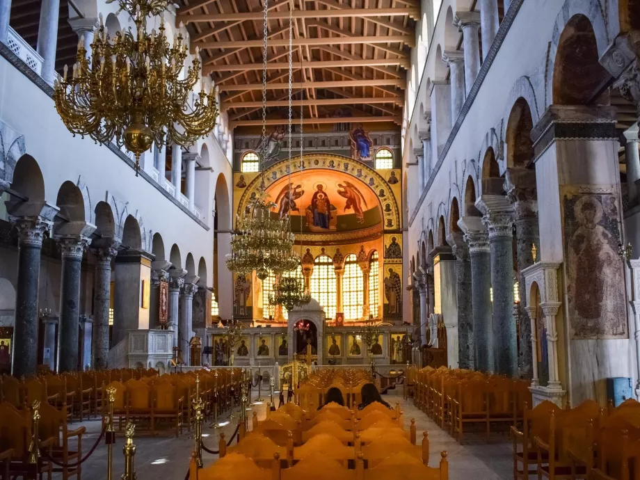 Aziz Demetrius Bazilikası