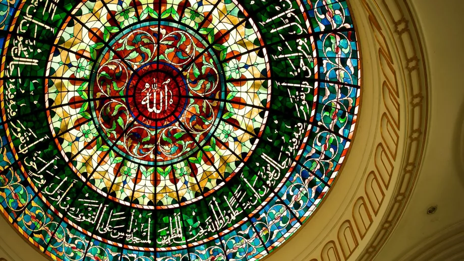 Jame Asr Hassanil Bolkiah Camii'nin içi