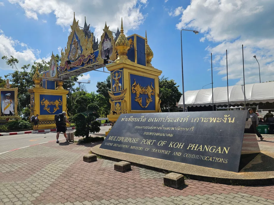 Thong Sala Marina'nın ana girişi