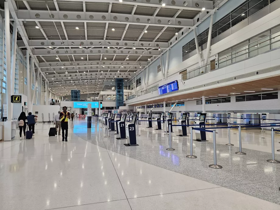 SXM Havalimanı Gidiş Salonu