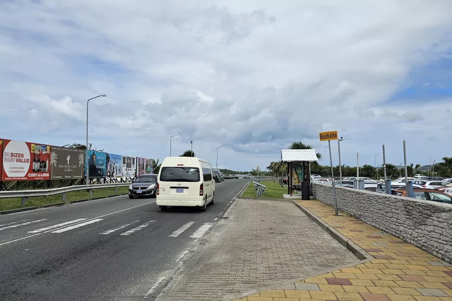 Terminal önündeki minibüs durağı