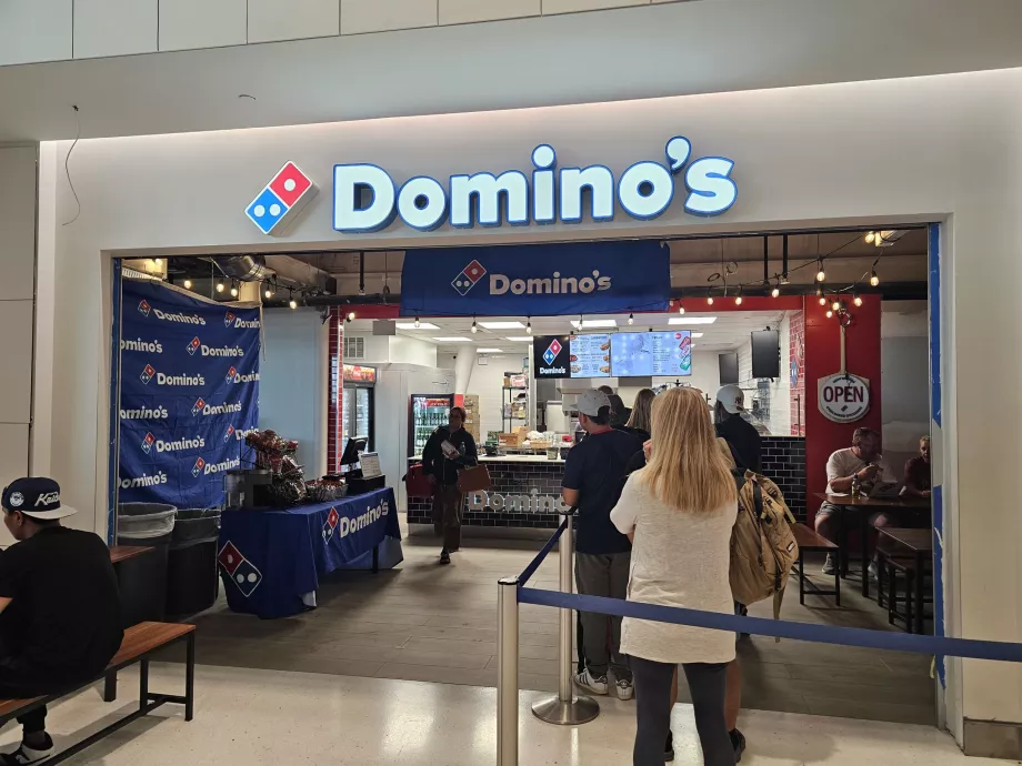 Domino's, kalkış alanı