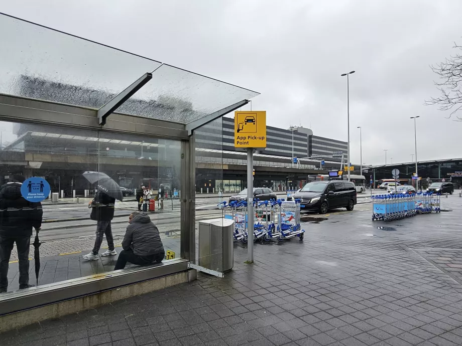 Mobil uygulamalar aracılığıyla taksi durakları