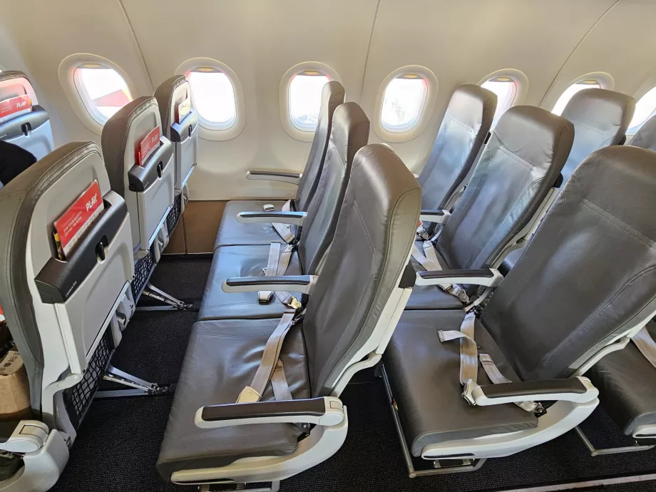 Uçaktaki koltuklar PLAY