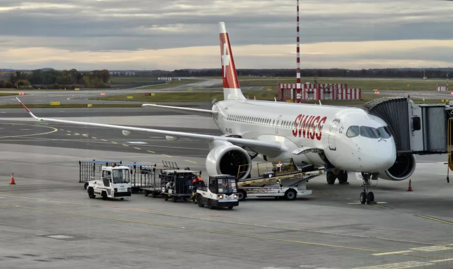 Airbus A220, İsviçre