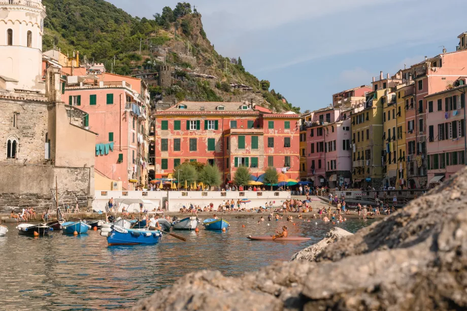 Vernazza plajı