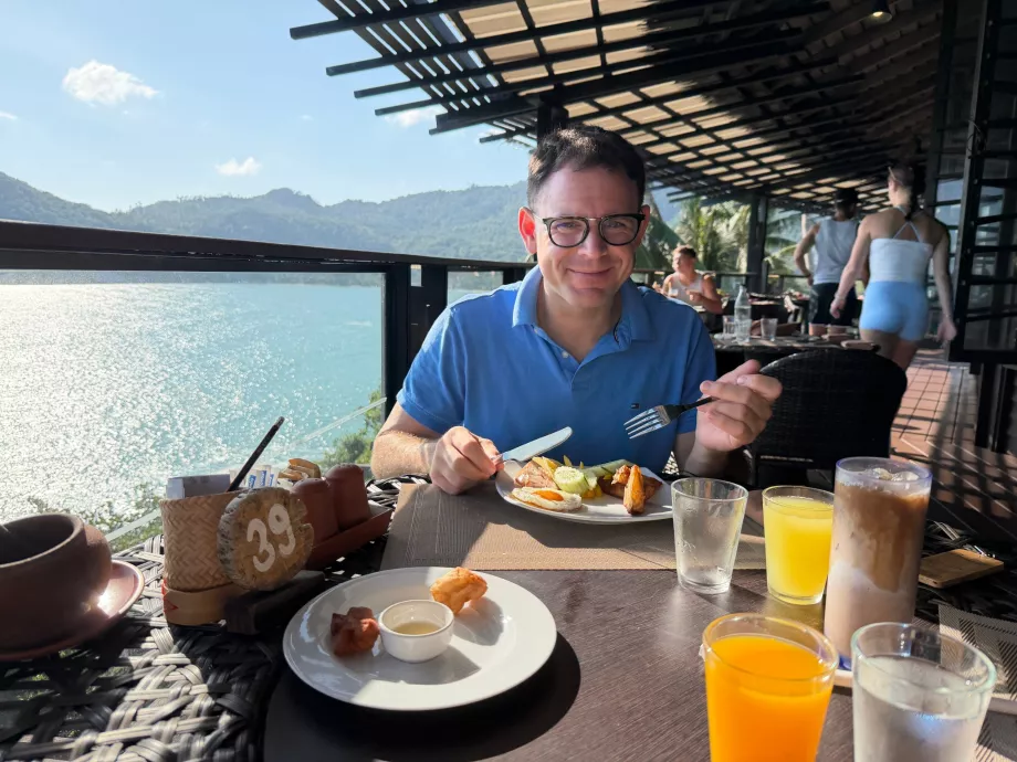 Ben otel kahvaltısında