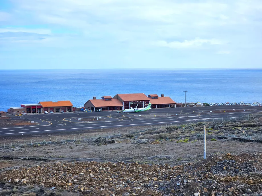 El Hierro havaalanına varış