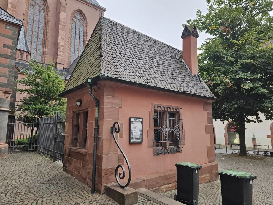 Kule giriş bilet gişesi