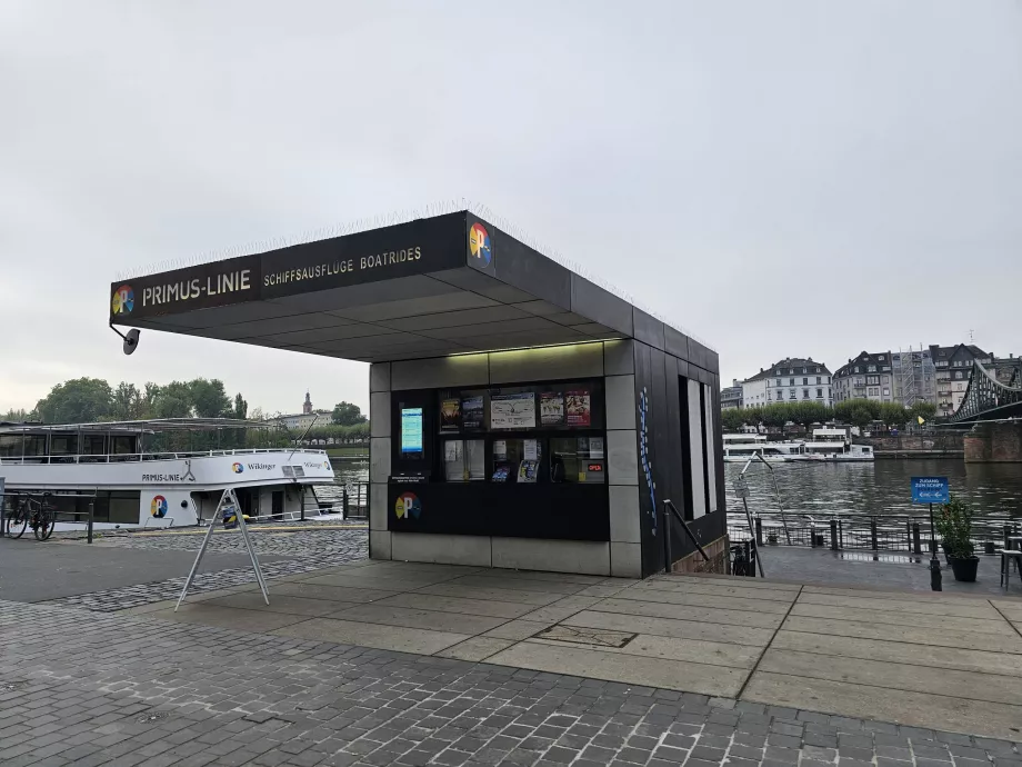 Yolcu gemisi iskelesi