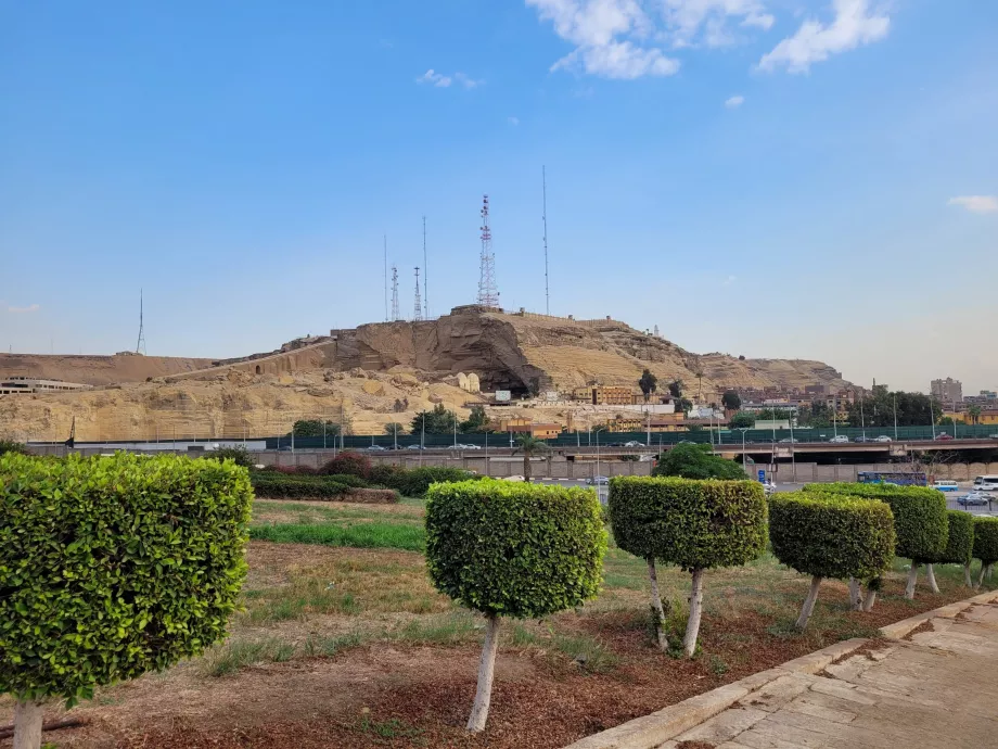 Mokattam kayalıkları