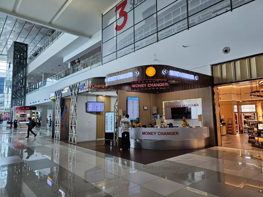 Terminal 3'te döviz bozdurma