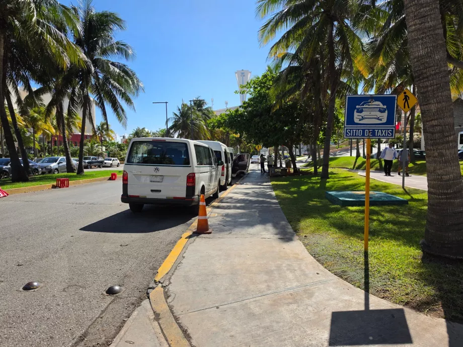 Punta Cancún'daki taksi durağı