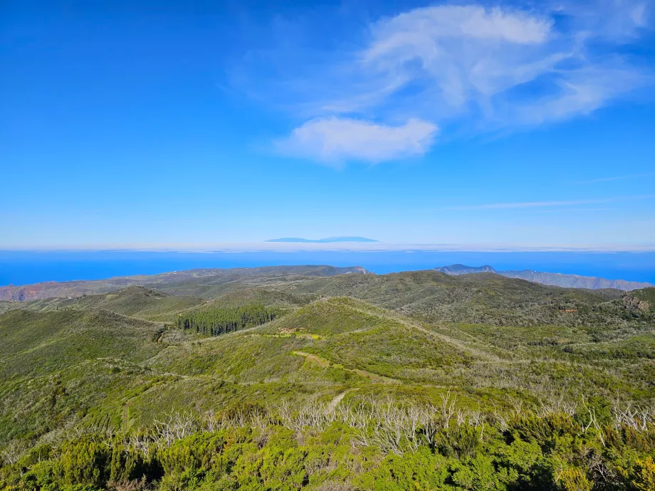 Alto de Garajonay'dan La Palma adasının görünümü
