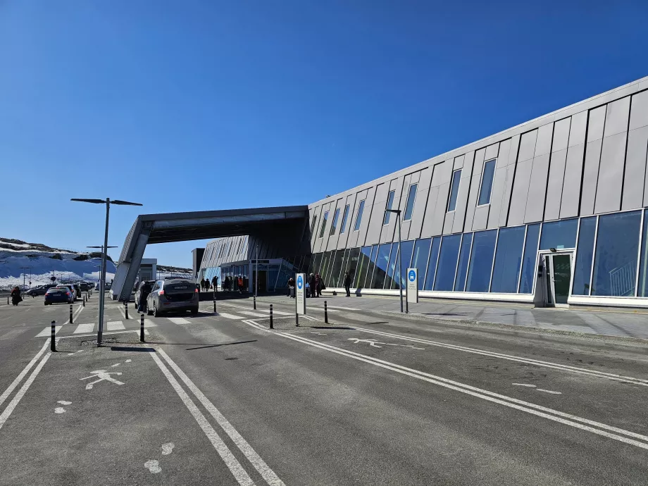 Nuuk havaalanı ile varış