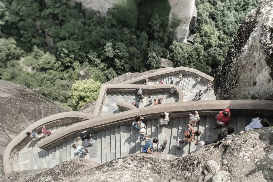 Manastırlara giden merdivenler