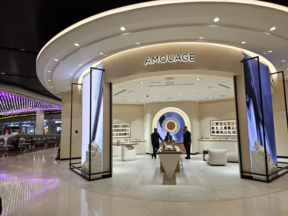 Kozmetik dükkanı, transit bölge