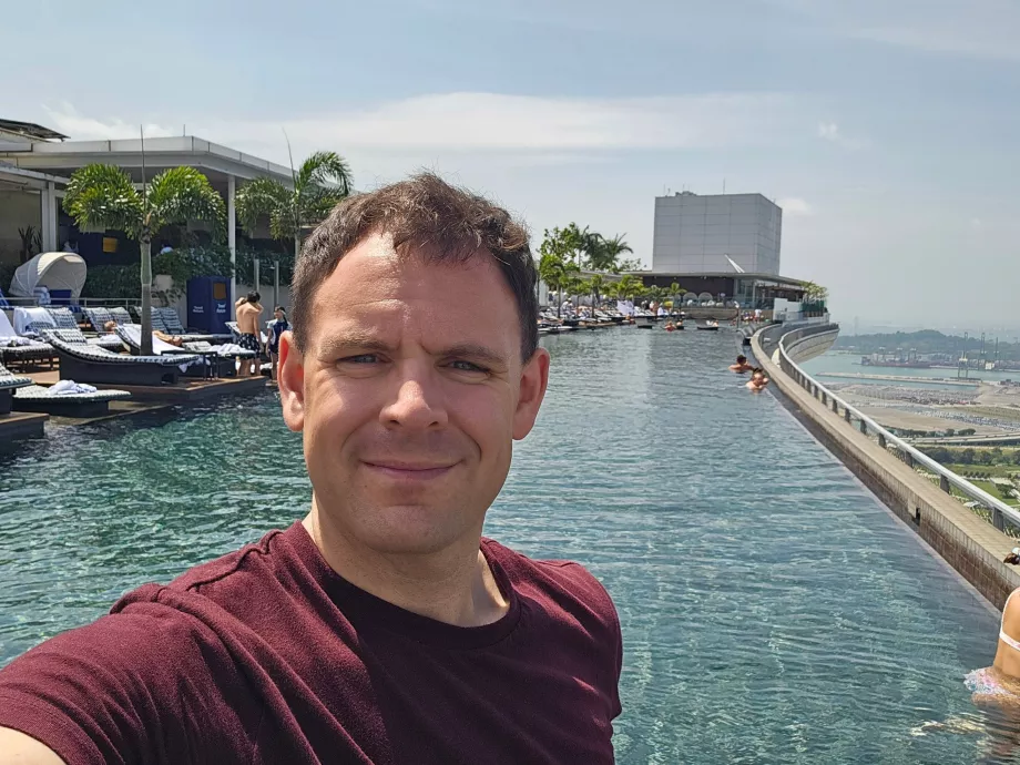 Marina Bay Sands'de sonsuzluk havuzu