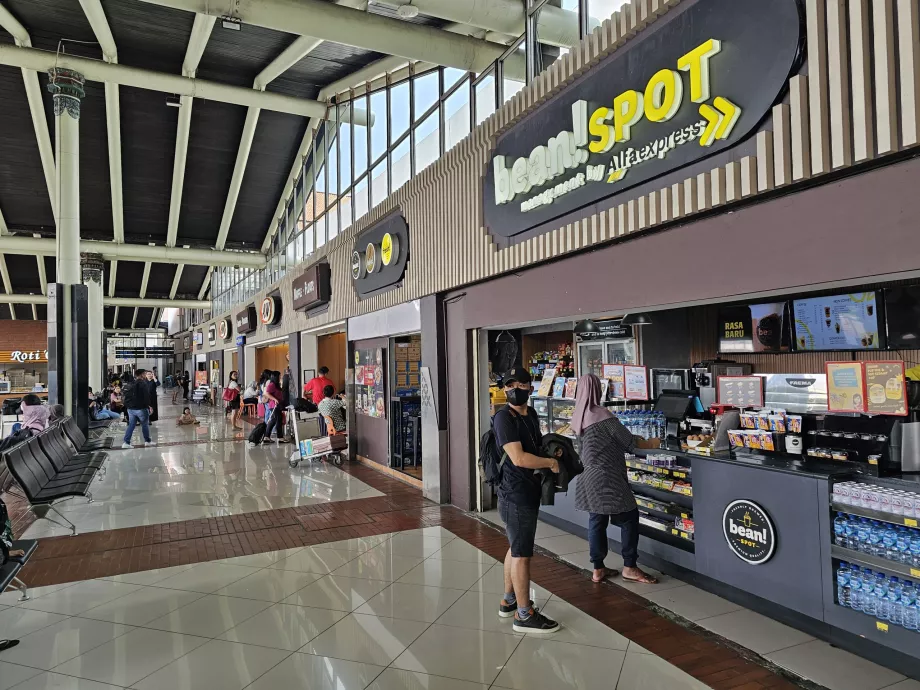 Mağazalar, Terminal 1'in halka açık kısmı