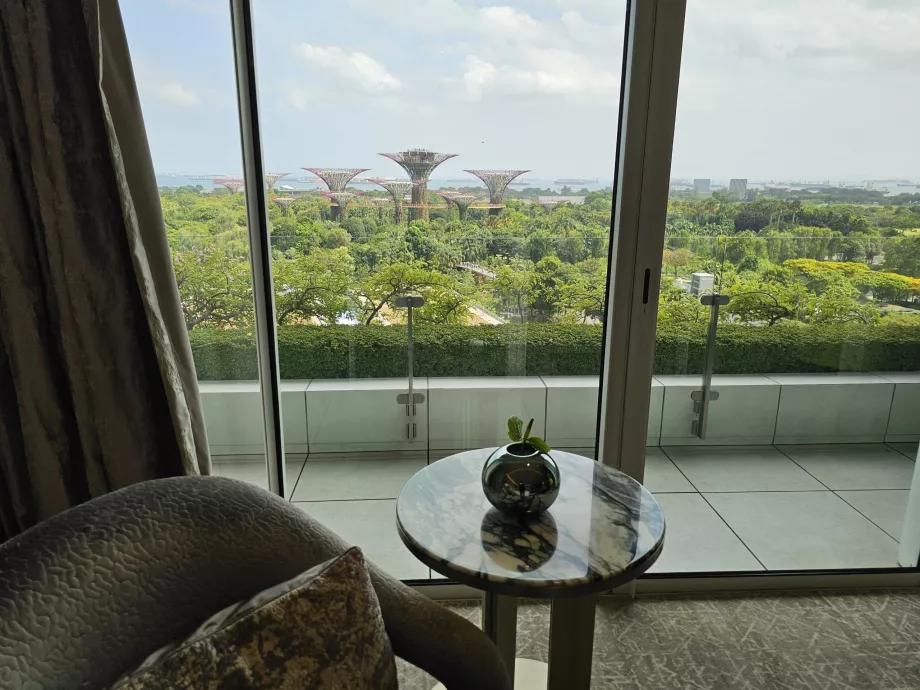 Balkonlu ve manzaralı odamız