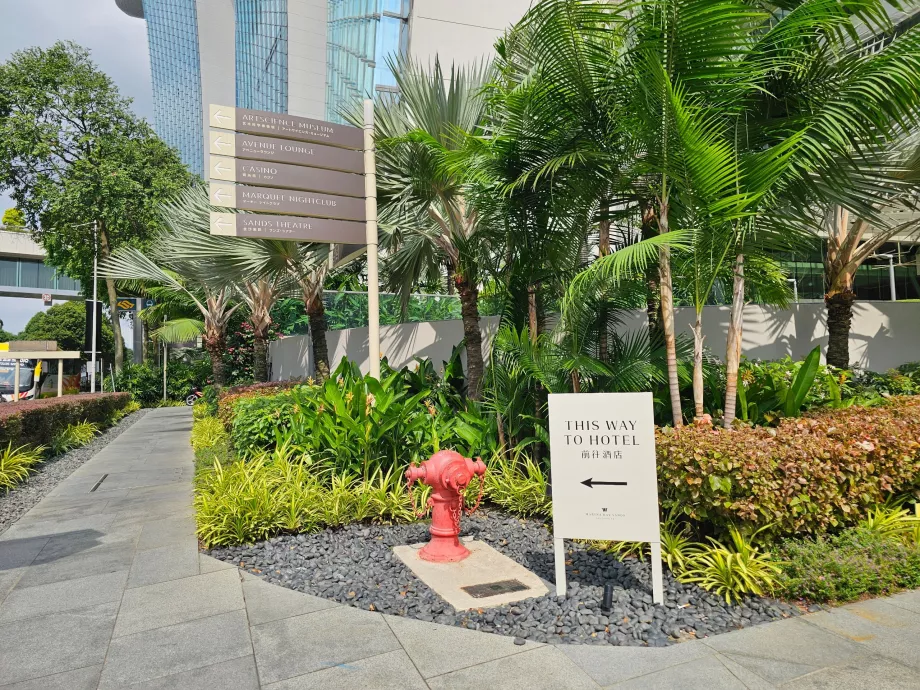 Otel resepsiyonuna yol tarifi