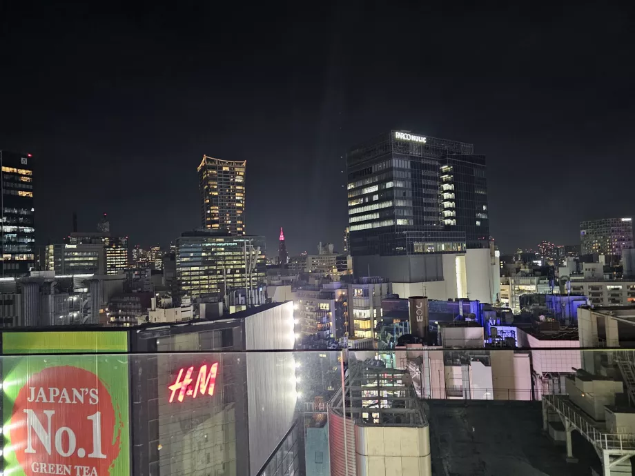 Galeri 11 adlı restoranın açık terası