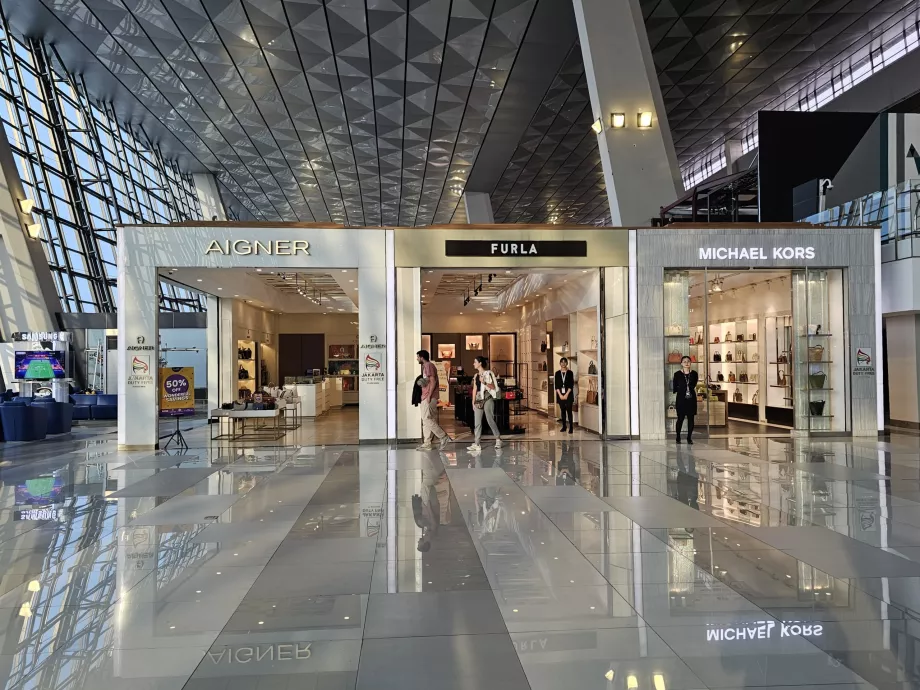 Transit bölgedeki mağazalar, Terminal 3