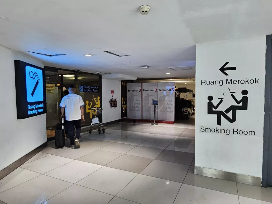 Sigara içme odası, Terminal 3