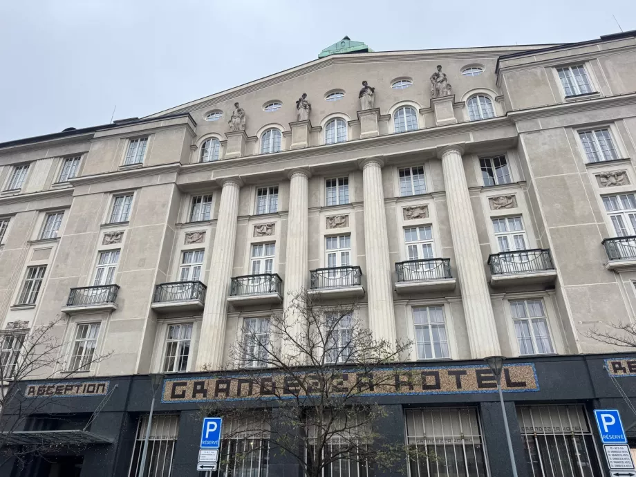 Otel binası