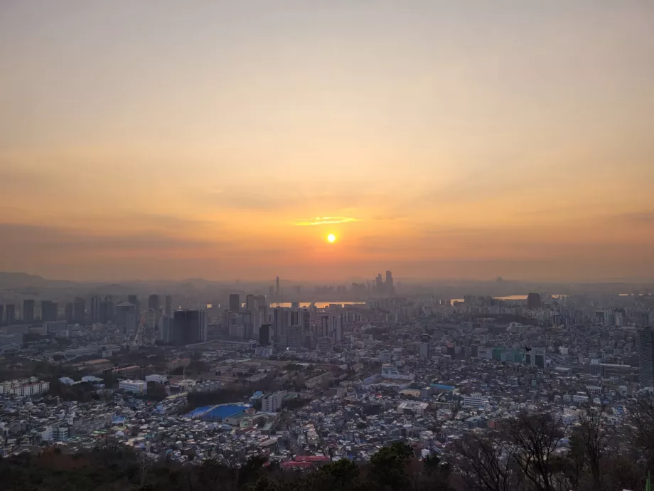 Namsan Tepesi'nden manzara