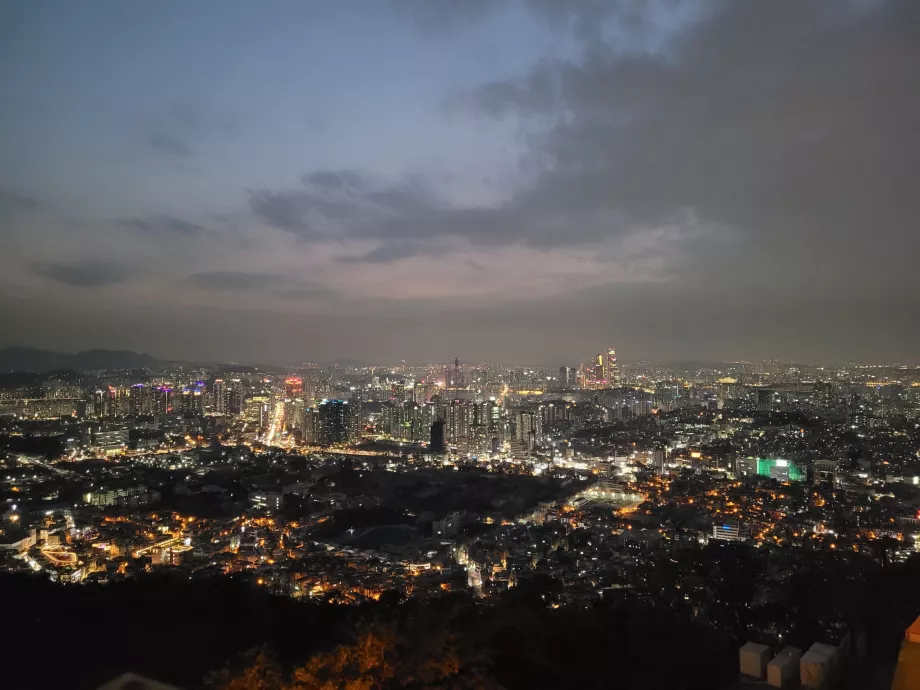 Namsan Tepesi'nden manzara