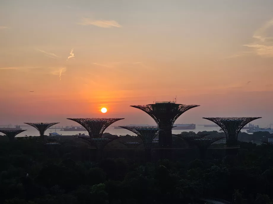 Gün doğumu - odadan görünüm