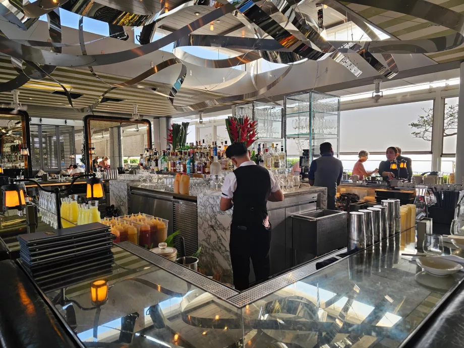 Spago Bar'da kahvaltı