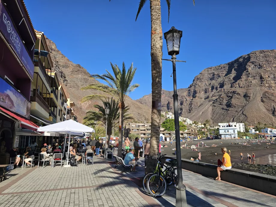 Playa de la Calera, gezinti yeri