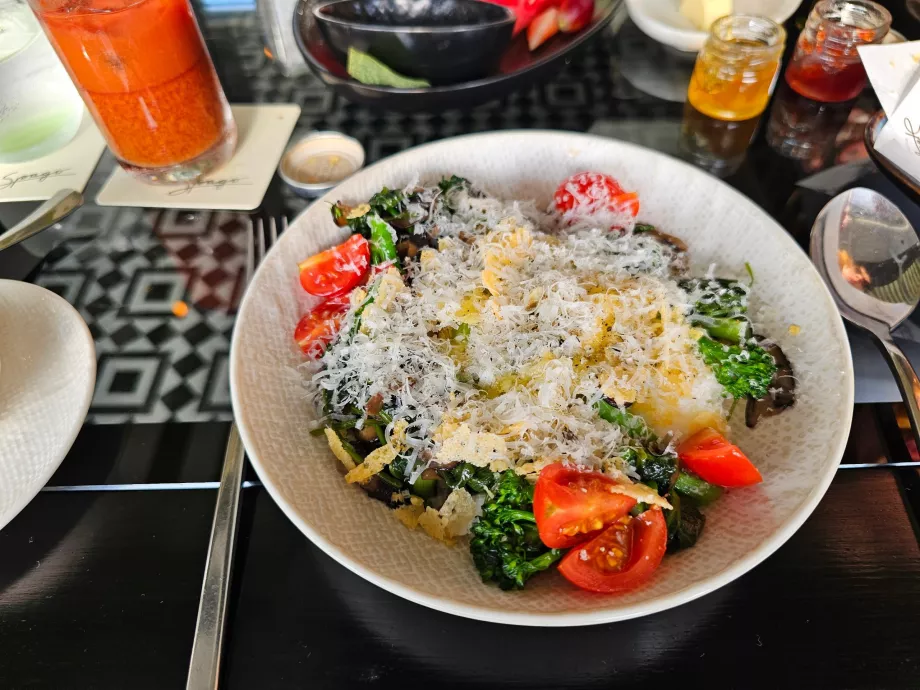 Spago Bar'da kahvaltı