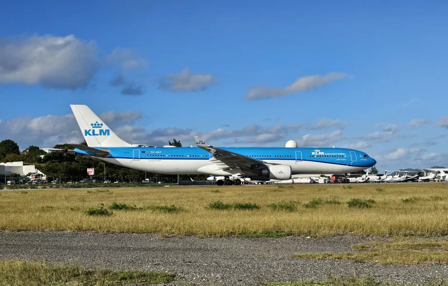 KLM Sint Maarten Havalimanı, SXM