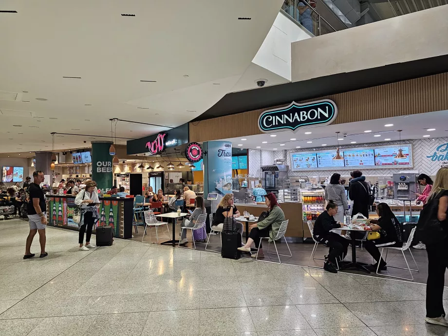 Cinnabon, ortak alan, check-in