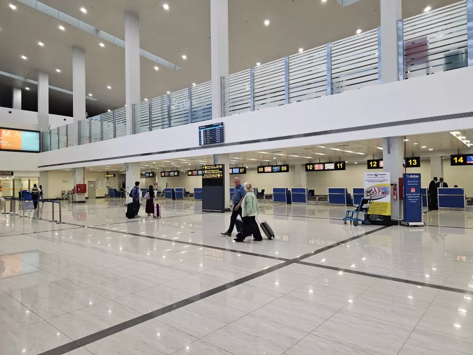 Terminal 3 gidiş salonu