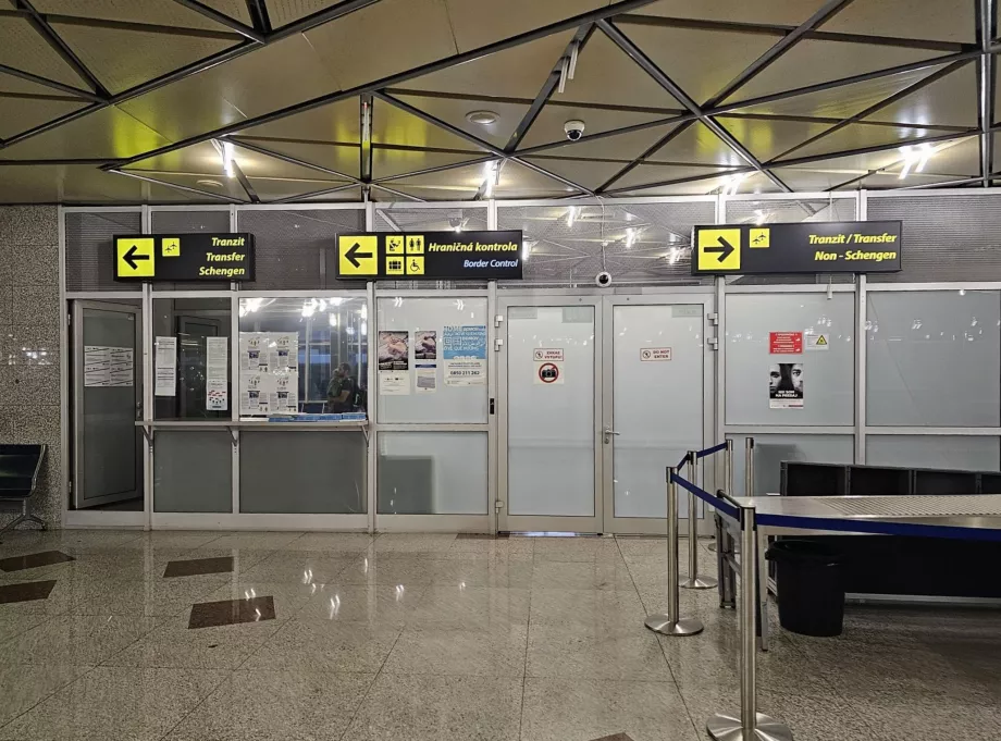 Uçuşlar arası transfer, Bratislava havaalanı