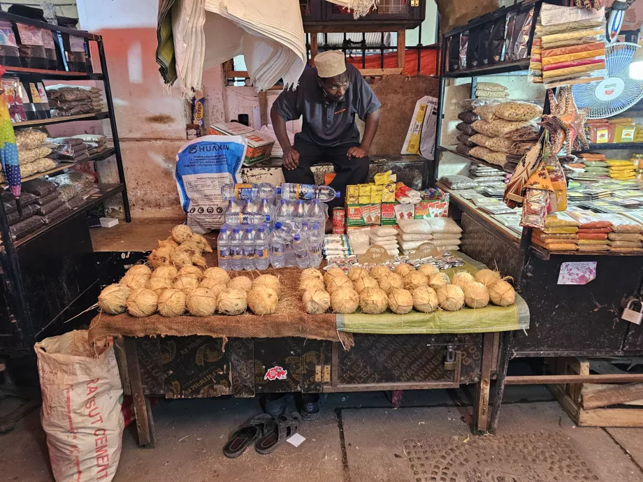 Hindistan cevizi ve baharat satan merkez pazar