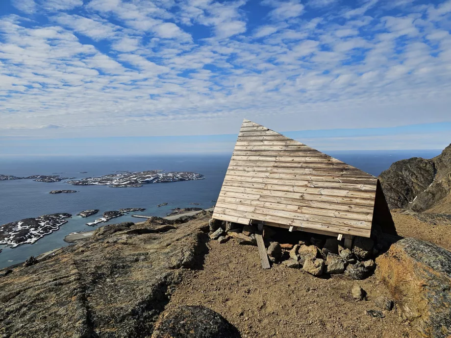 Yolun ortasında barınak