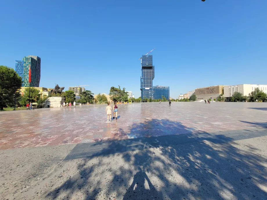 Skanderbeg Meydanı