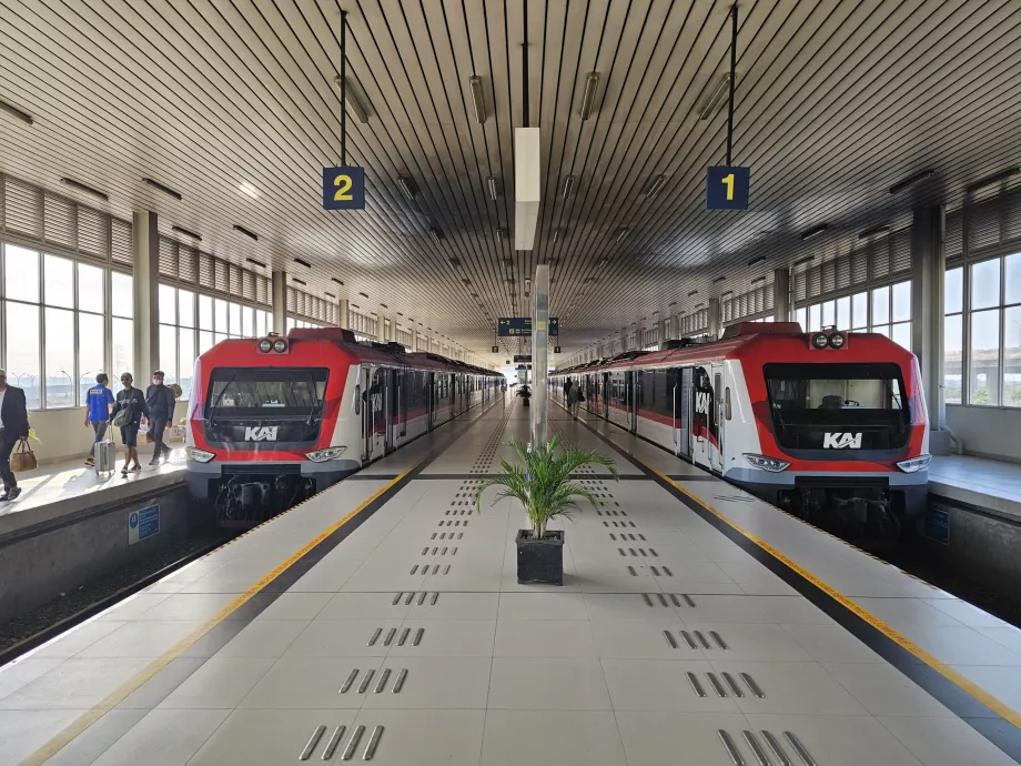 YIA'dan şehir merkezine tren