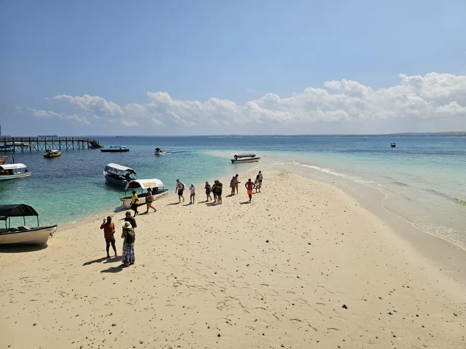 Hapishane Adası, kumsal