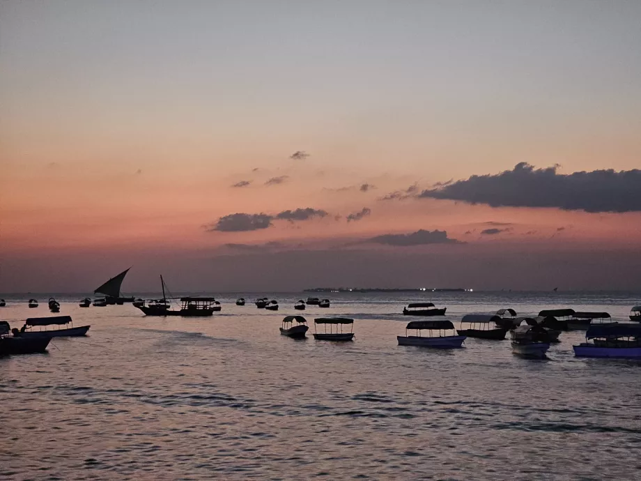 Forodhani mesire yerinden gün batımı