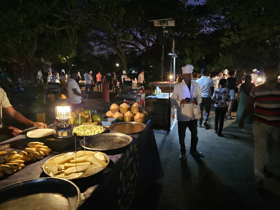 Forodhani Gece Pazarı