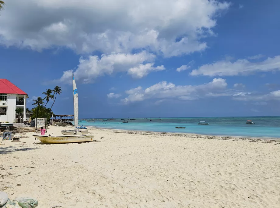 Nungwi, Maisha Plajı